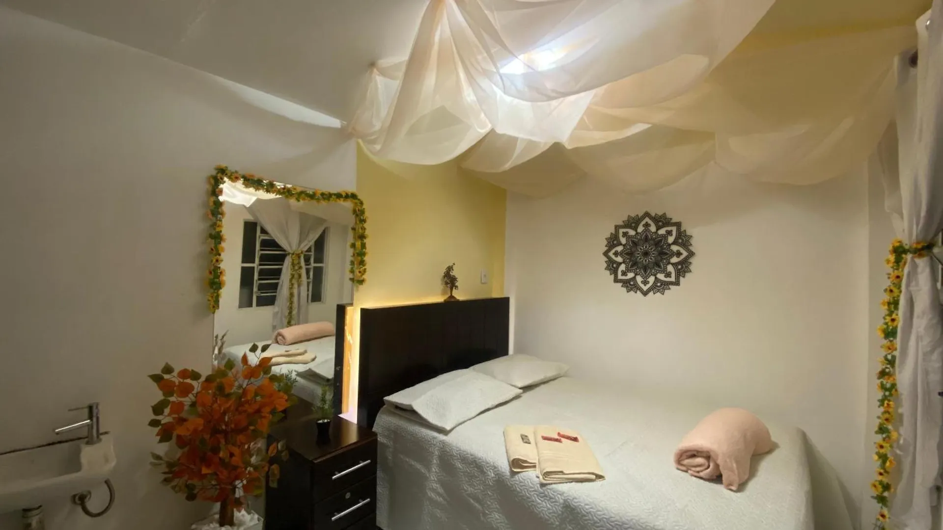 Casa Da Vo Lila Guest House - Quartos Privativos Ao Lado Do Metro Vila Mariana E Ana Rosa! Seu Cantinho Em Sp São Paulo Hostel